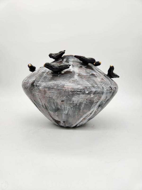Maureen Visage_Small Grey vase with black birds_30x30x28cm